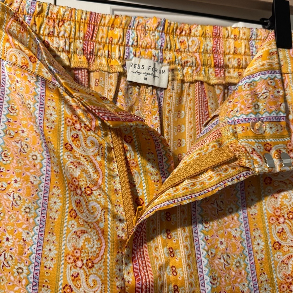 Dress Forum Paisley Silky Pants - Picture 5 of 10
